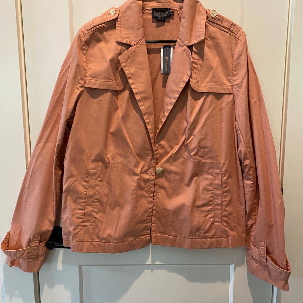 Pendleton women’s‎ blazer.